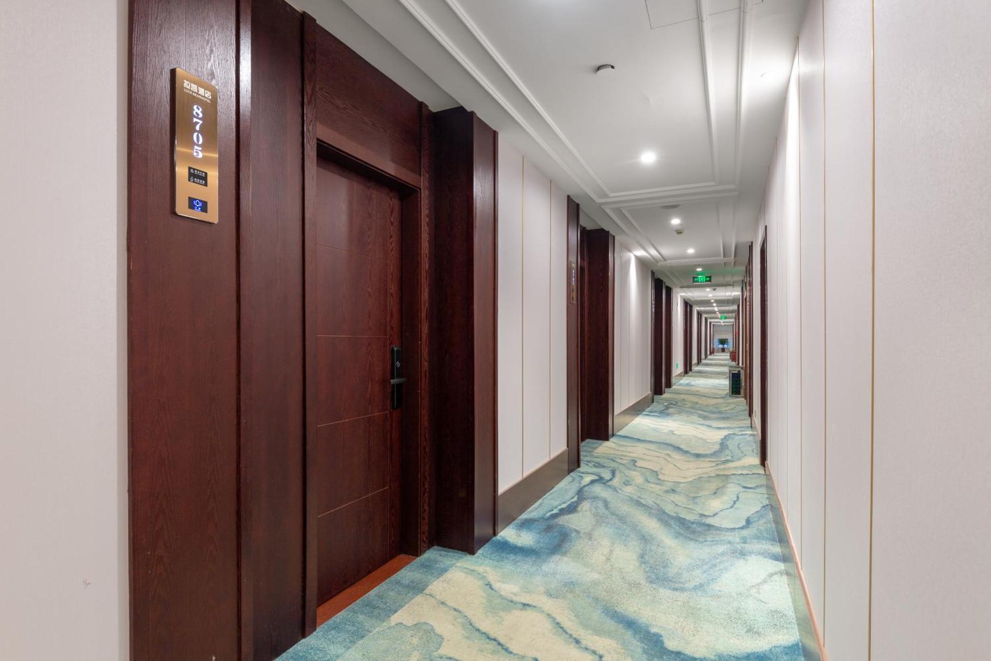 Yiwu Luckbear Hotel Екстериор снимка