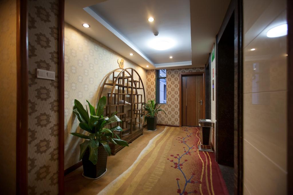 Yiwu Luckbear Hotel Екстериор снимка