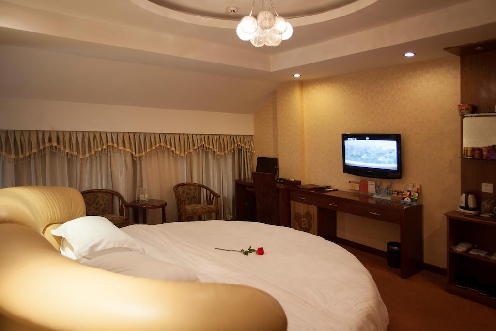 Yiwu Luckbear Hotel Екстериор снимка