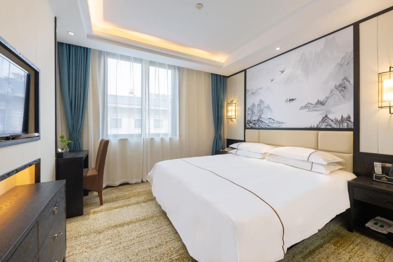 Yiwu Luckbear Hotel Екстериор снимка