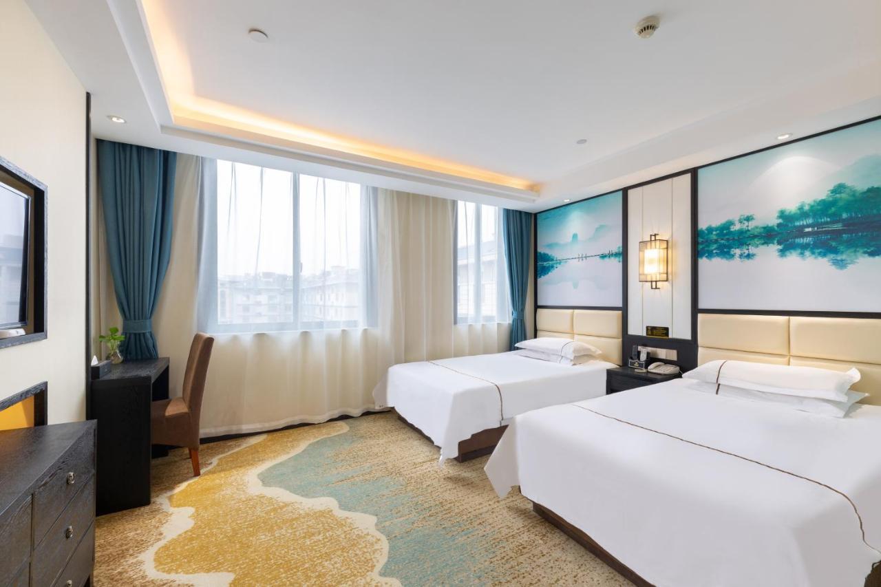Yiwu Luckbear Hotel Екстериор снимка